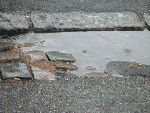 gouttes d'eau trottoir.jpg
